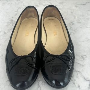 Chanel Black Patent Ballet Flats 38.5